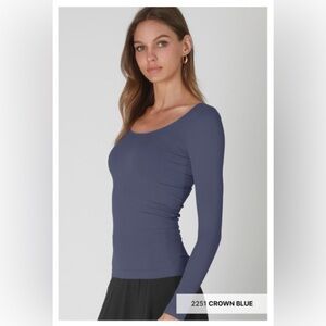 NEW Crown Blue Long Sleeve Scoop Neck Top